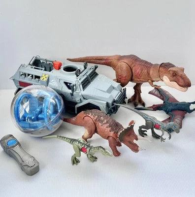 LOTE Jurassic World Dinosaurios Batalla Daño Camión Girosfera Remoto Mini Figura Foto 1 de 4