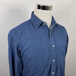 Uniqlo Medium Denim Chambray Shirt Blue Wash 100% Cotton Button Front Casual - Picture 1 of 5