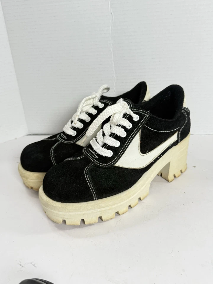 Tênis Vintage Sem Limites Tamanho 9 Plataforma Chunky Lug Sole Sapato Grunge Anos 90 Y2K - Imagem 1 de 4