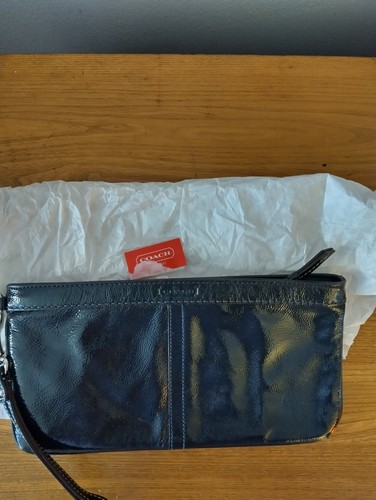 Borsa pochette da polso Coach blu scuro vernice pelle 5 5 x 10 5