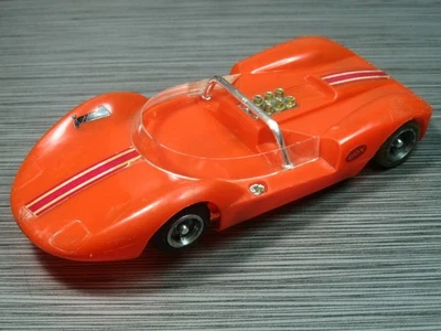 COCHE RANURA COX La Cucaracha 1960 carrocería sin cortar ISO chasis campeón DE COLECCIÓN 1/24 Foto 1 de 4