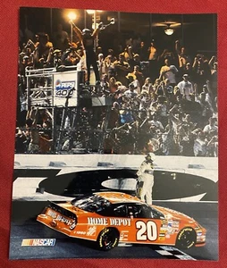 FOTO SIN FIRMAR DE TONY STEWART 8x10 con licencia NASCAR RACING HOMEDEPOT - Imagen 1 de 1