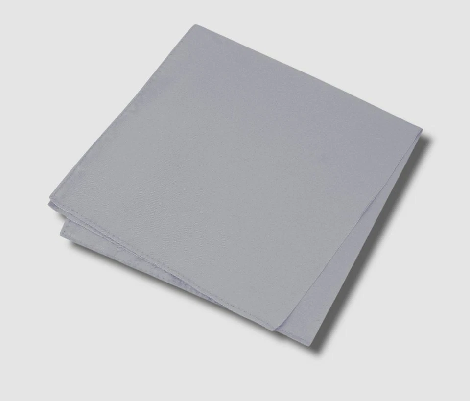 Pañuelo cuadrado de bolsillo de seda simple gris para hombre Club Room $32 Foto 1 de 1