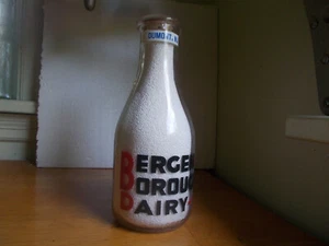 BERGEN BOROUGHS DAIRY RARE 2 COLOR QUART MILK BOTTLE FROM DUMONT,NJ - Picture 1 of 7