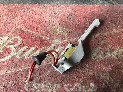 DYSON DC04 Zorba Bin SWITCH - Image 1 of 2