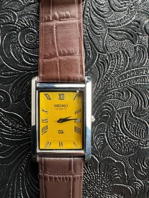 РЕДКИЙ желтый циферблат с серебряный чехол винтажный Seiko тонкий кварцевые мужские наручные часы - Изображение 1 из 4