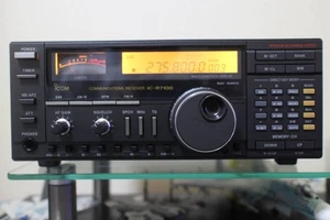 ICOM IC-R7100 Communications Receiver Working - Picture 1 of 10