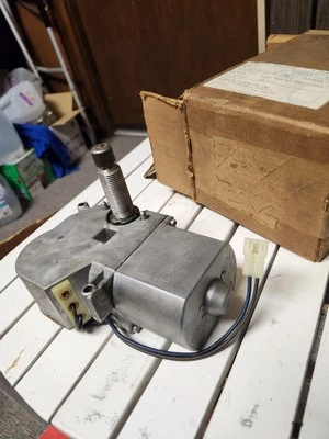 NOS 1978-1990 Dodge Omni Plymouth Horizon LIFT GATE WIPER MOTOR 5211024 - Image 1 of 4