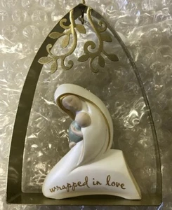 HALLMARK KEEPSAKE 2008 ORNAMENT~WRAPPED IN LOVE CHRISTMAS ORNAMENT NIB - Picture 1 of 5