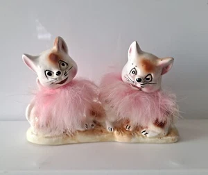 Vintage Ceramic 2 Cat Figurine Made in Japan - Picture 1 of 3