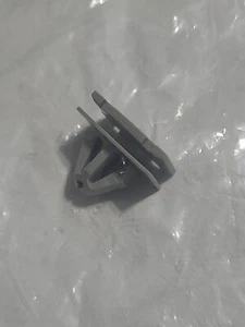 Brand New Genuine OEM Mopar W Type Clip 68542531AA - Bild 1 von 2