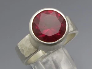 DISEÑO NEUMÁTICO - ANILLO RUBÍ ESTILO ANTIGUO - DE ORFEBRERÍA PROPIA - PLATA FINA 999 - Imagen 1 de 6