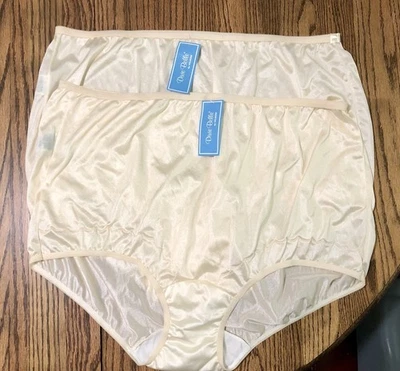 2 Pairs of Dixie Belle Beige Nylon Size 13 Ladies Panties Briefs Scalloped Legs - Image 1 of 4