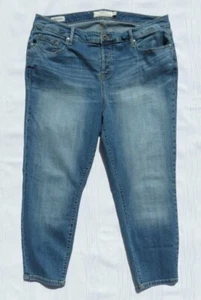 TORRID Light Blue Stretch Denim Button Fly GIRLFRIEND Bahama Jeans US 18 XL EUC - Picture 1 of 5