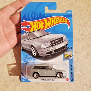 Hot Wheels New For 2021 Factory Fresh #157 '94 Audi Avant RS2 Silver - Picture 1 of 3