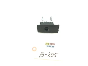 2018-2024 VOLVO XC60 T5 DUAL USB CHARGING SOCKET PORT MODULE OEM - Picture 1 of 11