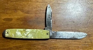 Vintage The Ideal Pocket Knife USA Yellow Pearl - Corner is broken off - Picture 1 of 11