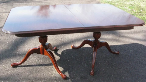 REPRO QUEEN ANNE STYLE MAHOGANY DINING ROOM TABLE Cover