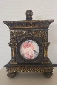 Base de reloj de manto pesado reciclado con estampado floral negro y dorado estilo academia oscuro - Imagen 1 de 12