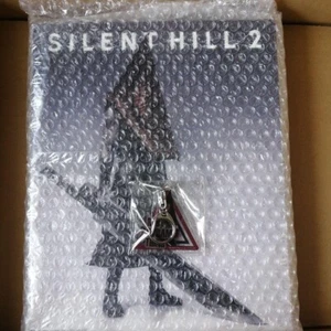 Llavero Silent Hill 2 Red Pyramid Thing Lienzo Tablero de Arte Nuevo Japón - Imagen 1 de 1