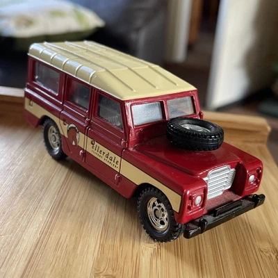 CORGI 60004 LAND ROVER 109WB ' ELLERDALE STABLES ' UN-BOXED EXCELLENT CONDITION. — 第 1/4 张图片