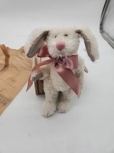 BOYDS The Mohair Bear Collection 1998 Dolly Q. Bunnycombe Rabbit #590150-01 Box - Picture 1 of 8