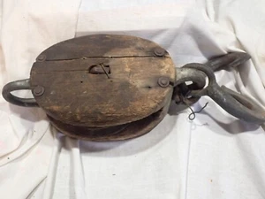 Vintage Pulley Wood Block & Tackle Rustic Rust - Farmhouse Decor - Picture 1 of 11