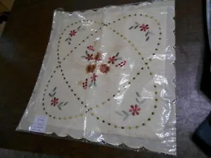 Funda de Almohada Falsa Bordada Floral Borde Festoneado Lote de 2 - Imagen 1 de 6