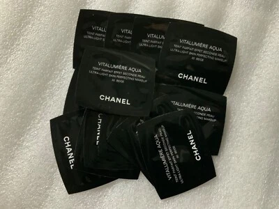 10x CHANEL VITALUMIERE AQUA ULTRA LIGHT PERFECTING MAKEUP No. 30 BEIGE, Samples - Image 1 of 3