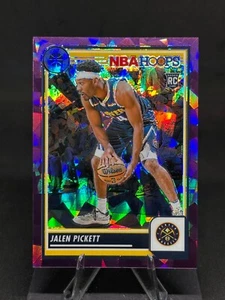 RC Jalen Pickett 2023-24 Premium Stock #179 Purple Ice Prizm/149 Nuggets Rookie - Imagen 1 de 2