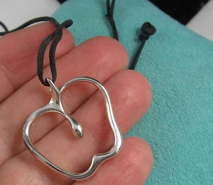 Tiffany & Co Stunning ELSA PERETTI Large Sterling Silver Apple Pendant Necklace - Picture 1 of 5