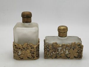 Duo de Flacons de Parfum Vintage en Verre Opaque avec Ornements Dorés Sculptés