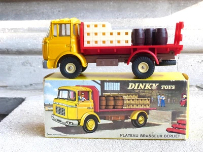 Dinky Toys # 588 Gak Berliet Plateau Brasseurs Brewery Truck - Immagine 1 di 4