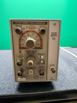 Tektronix TM501 con Generatore di Impulsi PG502 - Bild 1 von 4