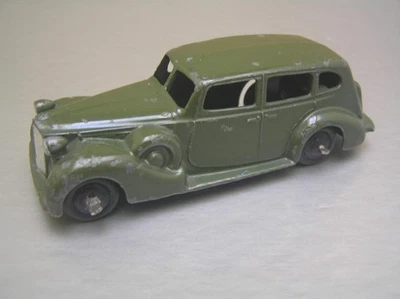 Dinky Toys 39a Packard verde oliva con bujes acanalados negros estado usado Foto 1 de 4