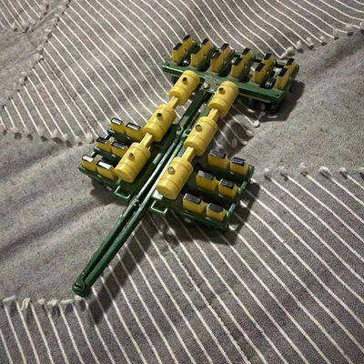 Ertl 1:64 John Deere Model 7200 12 Row Planter #576. Damaged Wheel - Image 1 of 4