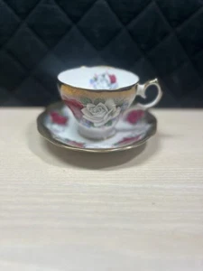 Rare QUEEN ANNE Duet Cup & Saucer Red and White Roses Heavy Gold - Picture 1 of 10