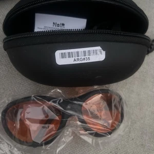 Neu NOIR LaserShield Schutzbrille ARG#35 Etui Reinigungstuch und Brillenseil - Bild 1 von 11
