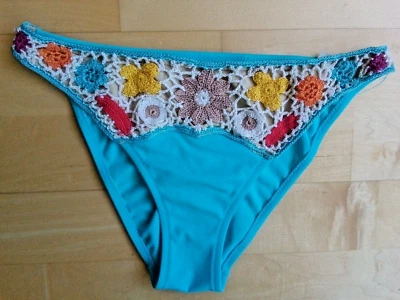 Calzedonia Bikini Höschen Häkelmuster Gr. 65 entspricht ca. Gr. 36/38 - Bild 1 von 4