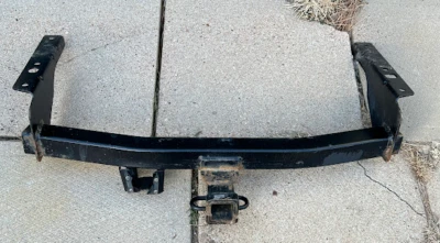 OEM  Jeep Liberty 2002-2007 Trailer Hitch - Image 1 of 2