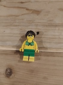 LEGO City Female Beachgoer Minifigure with Green Bikini  cty0763 - Set 60153 1S