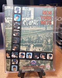 1970 New York Mets Official Yearbook Shea Stadium - Picture 1 of 11