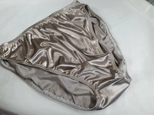 Bragas sensuales para hombre Secret Satinado Brief peso ligero Mocha Hi Rise s m l oro xl - Imagen 1 de 2
