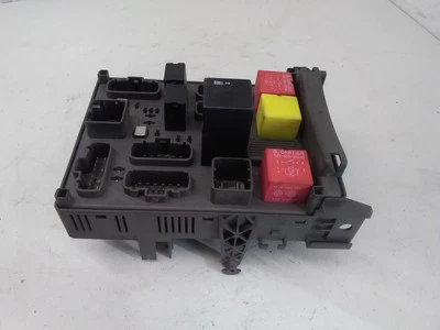 Scatola fusibili RENAULT VEL SATISFACTION BJ0 8200004201E 2.2 Diesel 2004 27616444 - Immagine 1 di 4