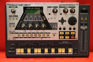 Máquina de batería Roland MC-307 Groove Box Synth mc 307 U2653 250619 USADA - Imagen 1 de 12