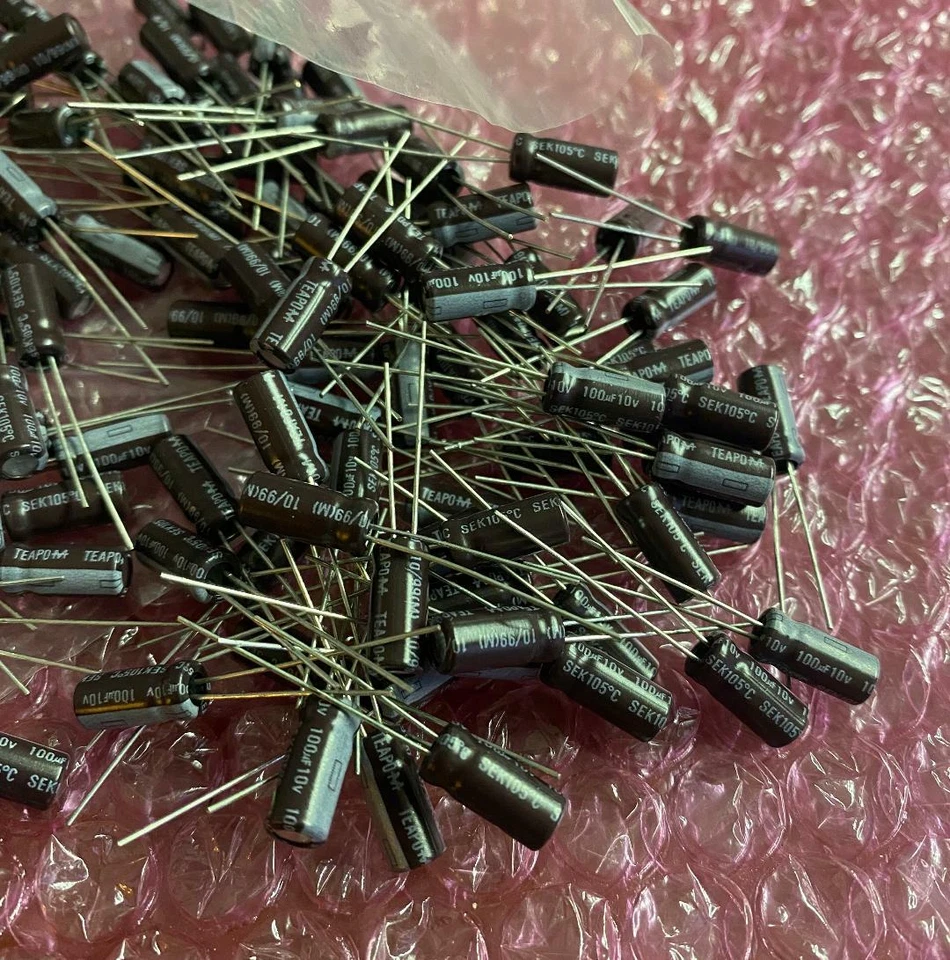 Condensador electrolítico radial TEAPO SEK101M010ST 100uF 10V 20% **NUEVO** Cantidad 10 Foto 1 de 1