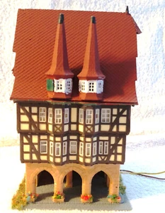 Faller HO / 1:87 Fachwerkhaus Rathaus Alsfeld mit Licht - Bild 1 von 6