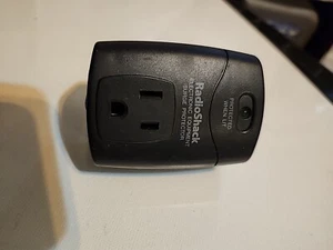 Radio Shack Surge Protector SINGLE OUTLET 61-2430 788 Joules Home Entertainment - Picture 1 of 4