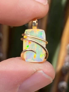 Ciondolo rettangolare opale etiope sfaccettatura 4,27 ct oro giallo 14 carati forgiatura avvolgente Totl Wt - Foto 1 di 11