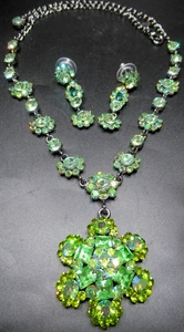 KIRKS FOLLY Gorgeous Green Rhinestone Necklace Earring Set - Picture 1 of 5